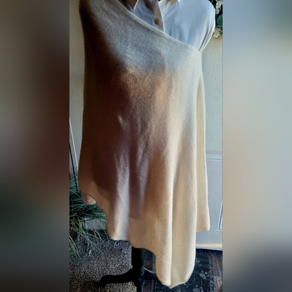 J. Crew Elegant Cream Sweater Poncho - Picture 4 of 7